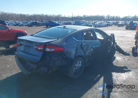 2019 Ford Fusion S z USA, uszkodzony, nr VIN 3FA6P0G7XKR146441